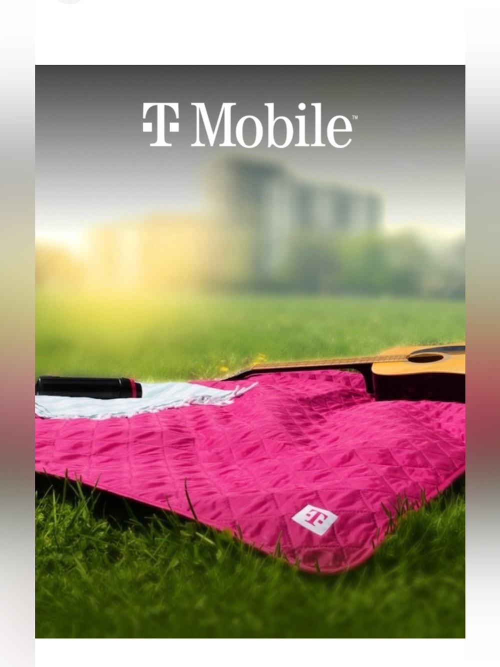 T-Mobile Magenta pink Outdoor Picnic Blanket Quilted Foldable Water Resistant